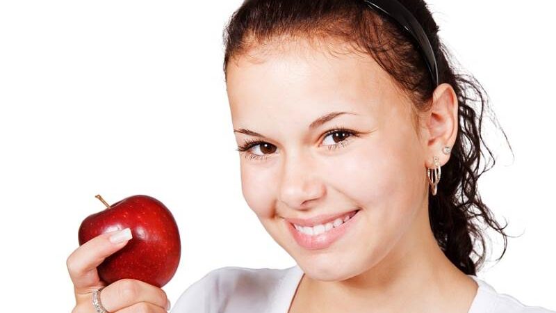 SEDAM NEVJEROJATNIH STVARI koje obične jabuke mogu učiniti za naše zdravlje!