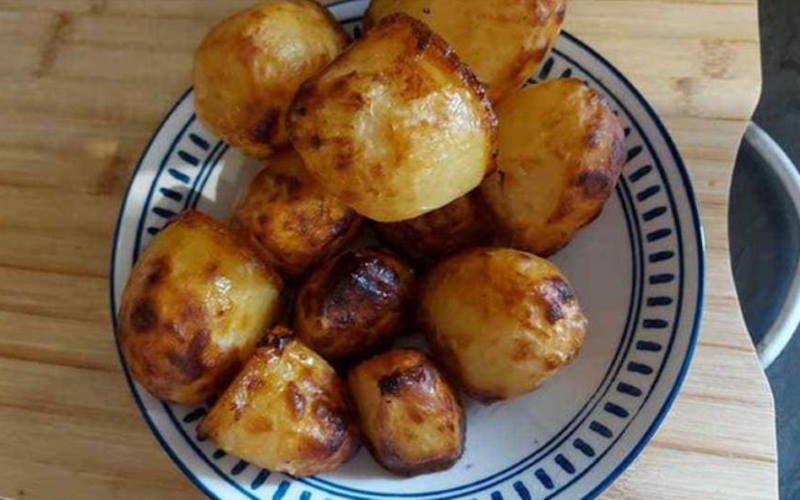 Kuhar podijelio recept za najhrskaviji pečeni krumpir, jedan sastojak će vas iznenaditi