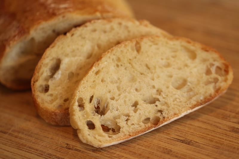 NEMOJTE GA BACATI: Evo kako jednostavno možete iskoristiti stari kruh