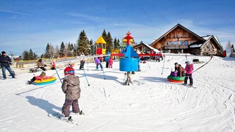 POČELA NOVA SEZONA: Otvoreno je Hrvatima omiljeno slovensko skijalište!